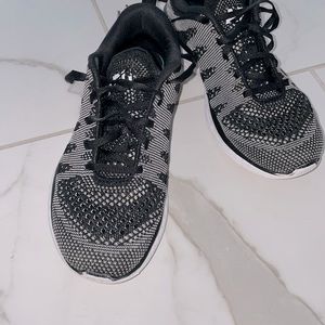 APL sneakers techloom pro W.